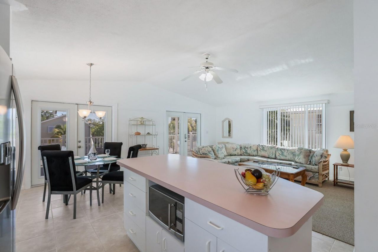 2804 Avenue C, Holmes Beach, FL 34217 Photo