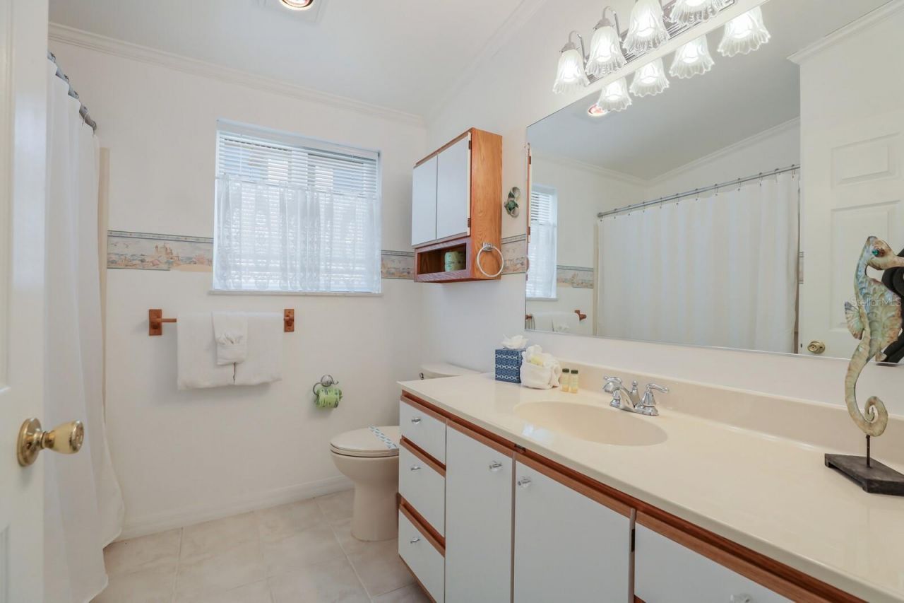 2804 Avenue C, Holmes Beach, FL 34217 Photo