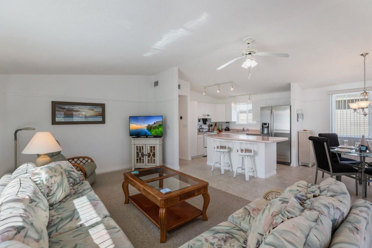 2804 Avenue C, Holmes Beach, FL 34217 Photo