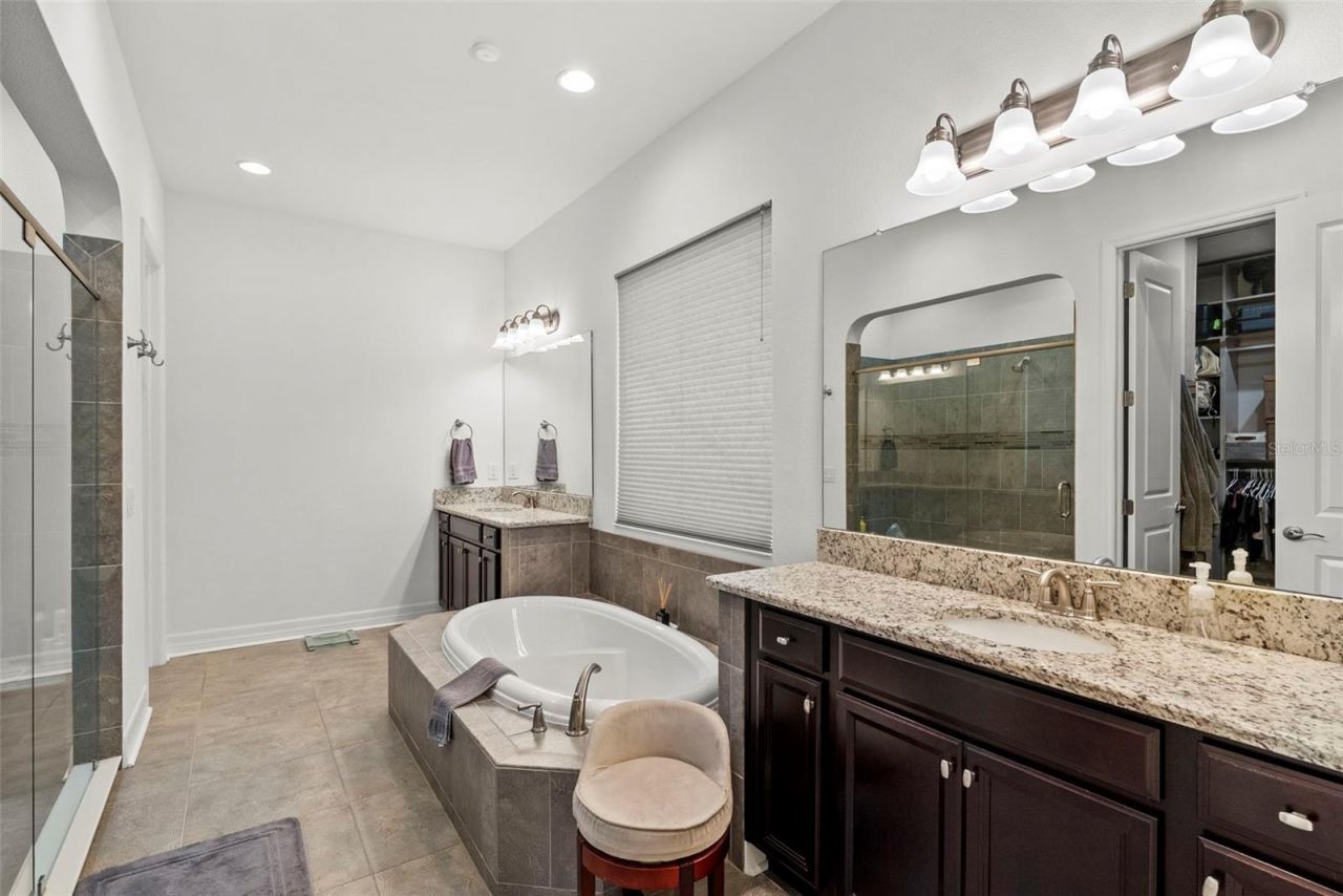 2608 Meadow Grange Lane, Lutz, FL 33559 Photo