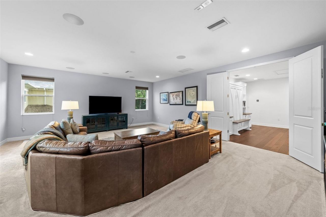 2608 Meadow Grange Lane, Lutz, FL 33559 Photo