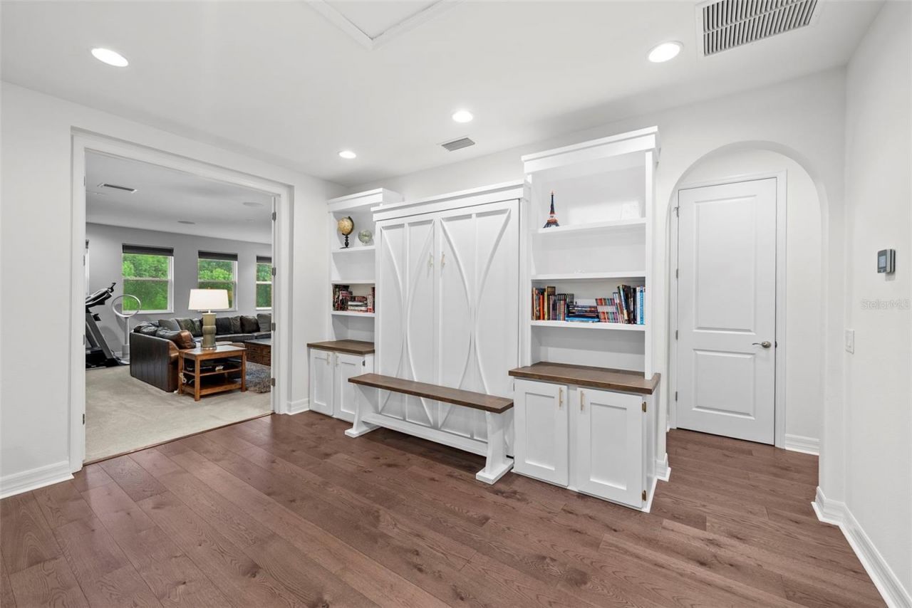 2608 Meadow Grange Lane, Lutz, FL 33559 Photo