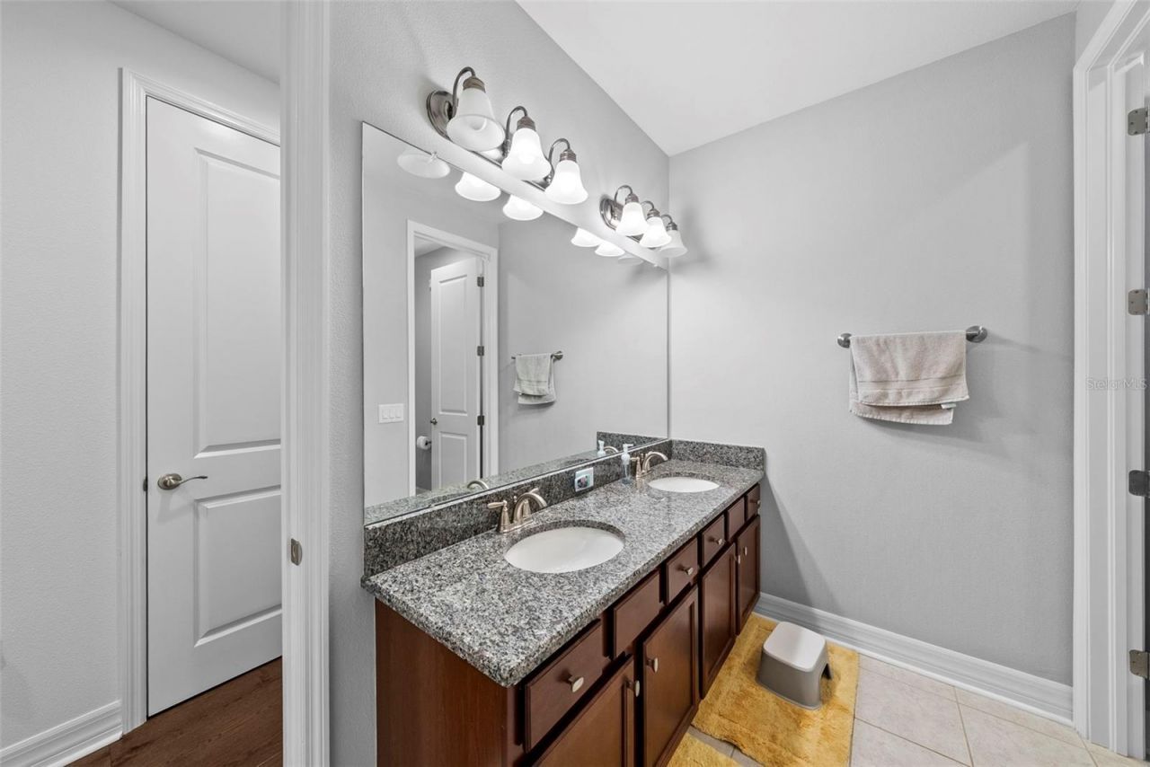 2608 Meadow Grange Lane, Lutz, FL 33559 Photo
