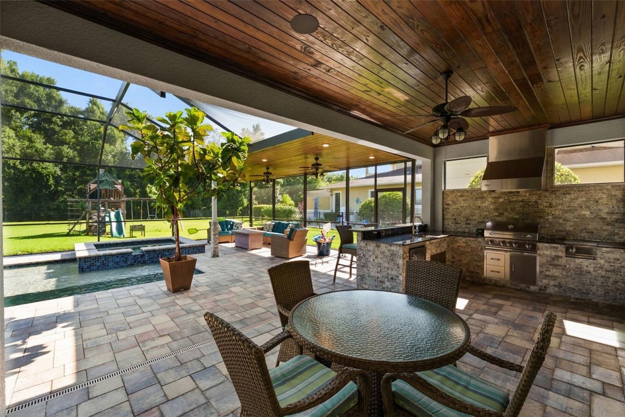 2608 Meadow Grange Lane, Lutz, FL 33559 Photo