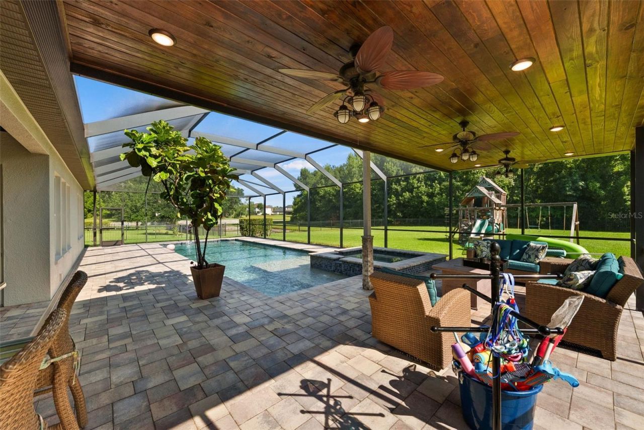 2608 Meadow Grange Lane, Lutz, FL 33559 Photo