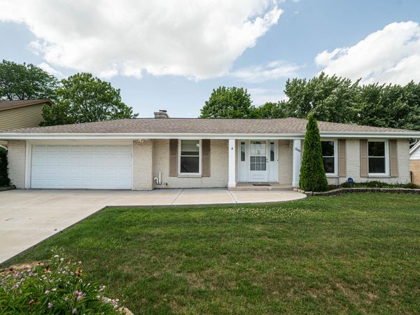 12600 W Wilbur Dr, New Berlin, WI 53151
