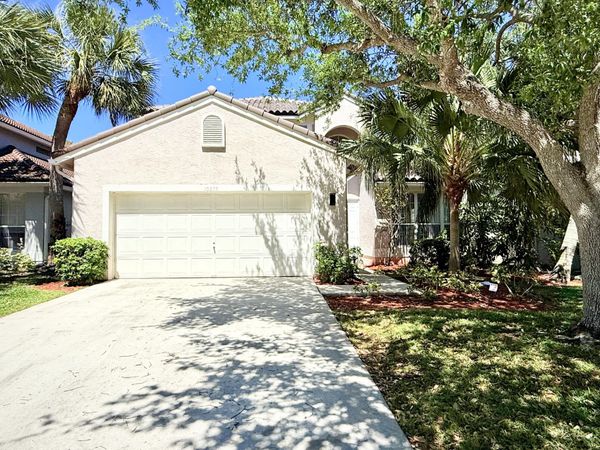 10875 Old Bridgeport Lane, Boca Raton, FL 33498