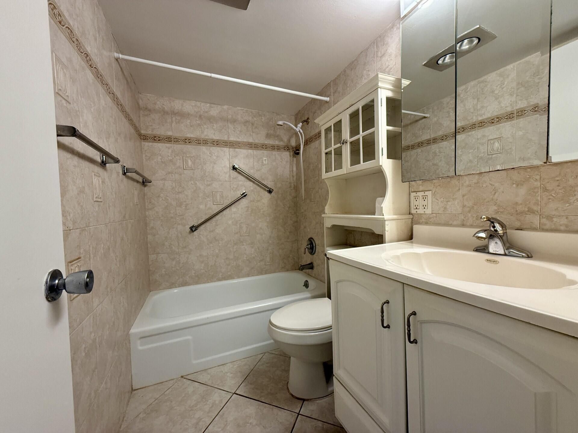 141 Northampton G, Unit 141, West Palm Beach, FL 33417 Photo