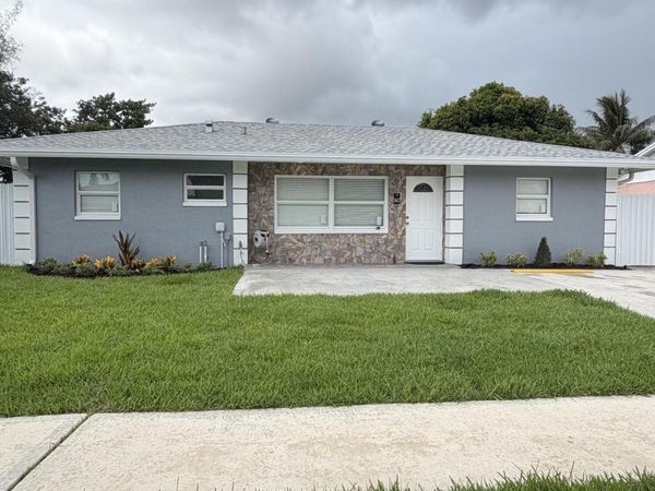 5612 S 36th Street, Greenacres, FL 33463