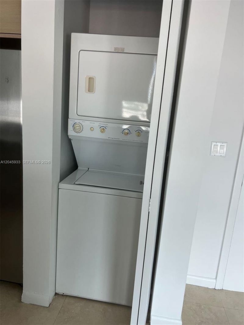 350 NE 24th St , Unit 813, Miami, FL 33137 Photo