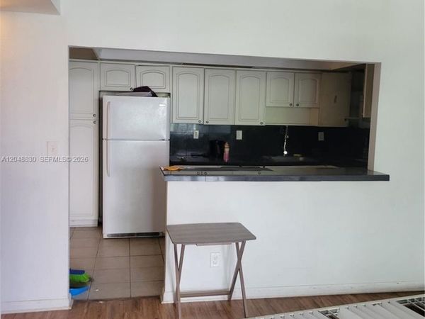 19390 Collins Ave , Unit 220, Sunny Isles Beach, FL 33160
