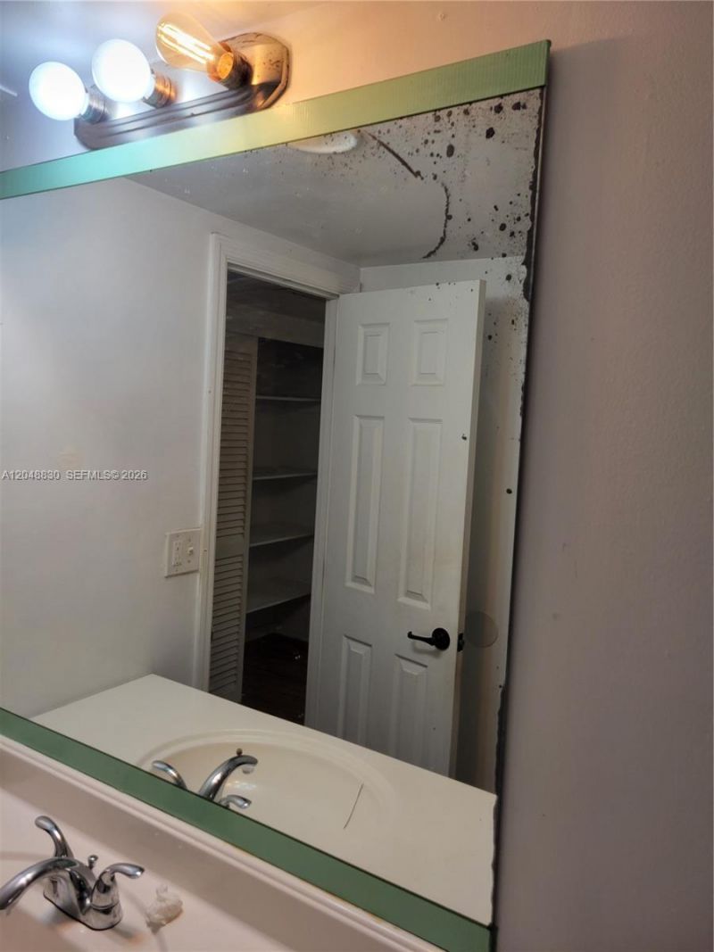 19390 Collins Ave , Unit 220, Sunny Isles Beach, FL 33160 Photo