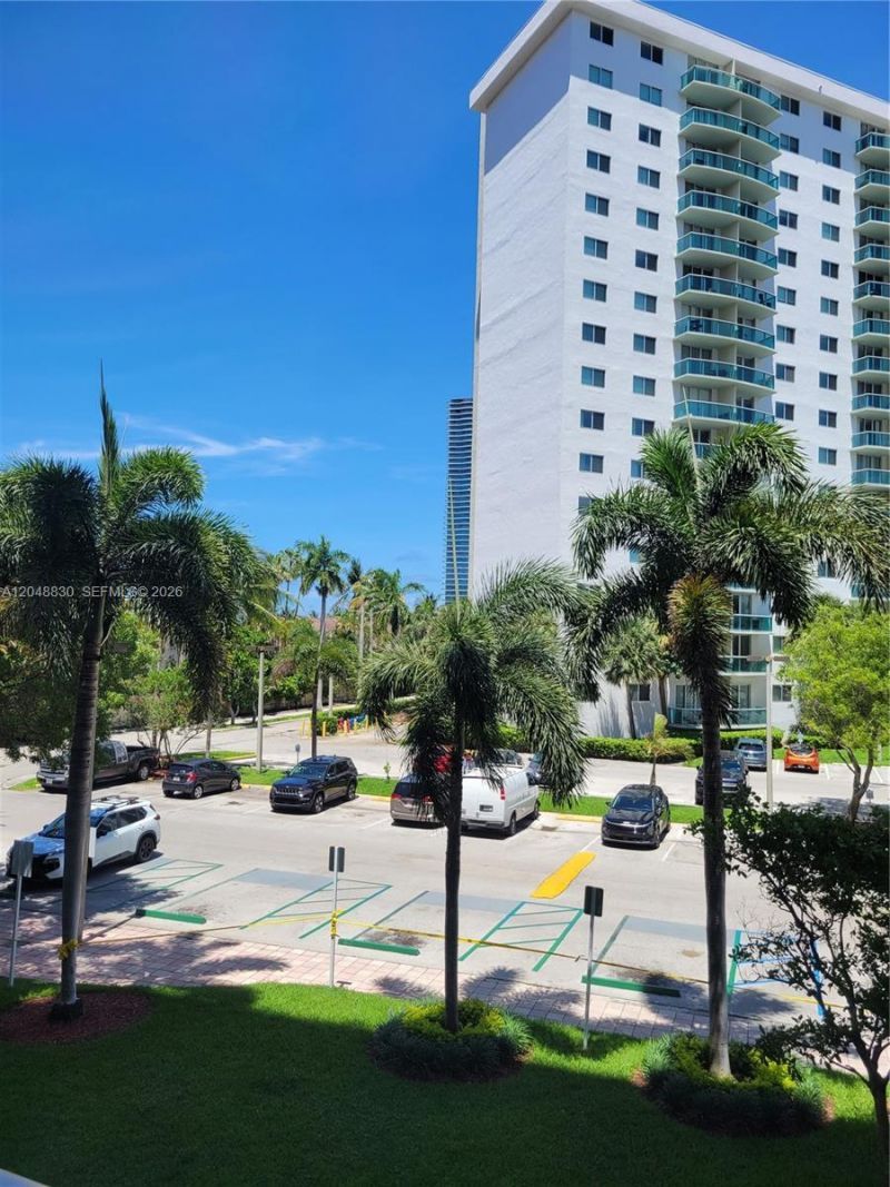 19390 Collins Ave , Unit 220, Sunny Isles Beach, FL 33160 Photo