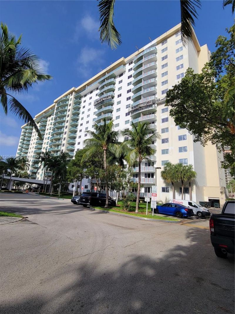 19390 Collins Ave , Unit 220, Sunny Isles Beach, FL 33160 Photo