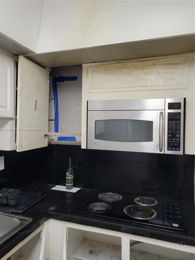 19390 Collins Ave , Unit 220, Sunny Isles Beach, FL 33160 Photo