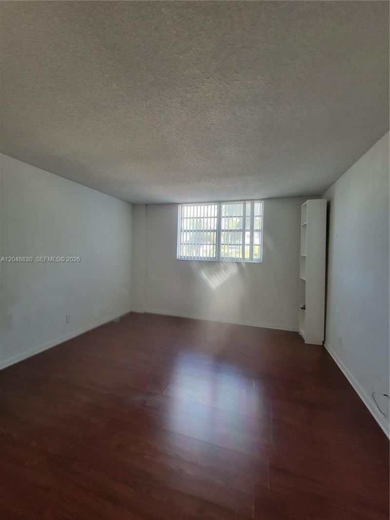 19390 Collins Ave , Unit 220, Sunny Isles Beach, FL 33160 Photo