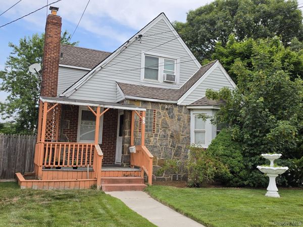 25 Gold Street , Valley Stream, NY 11580