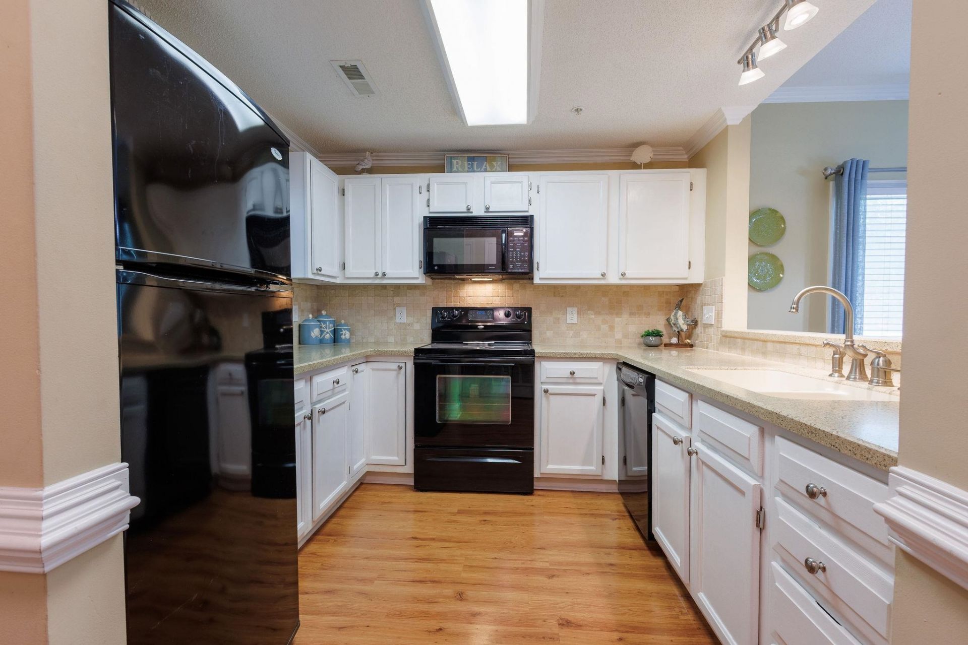1221 Tidewater Dr. Photo 6