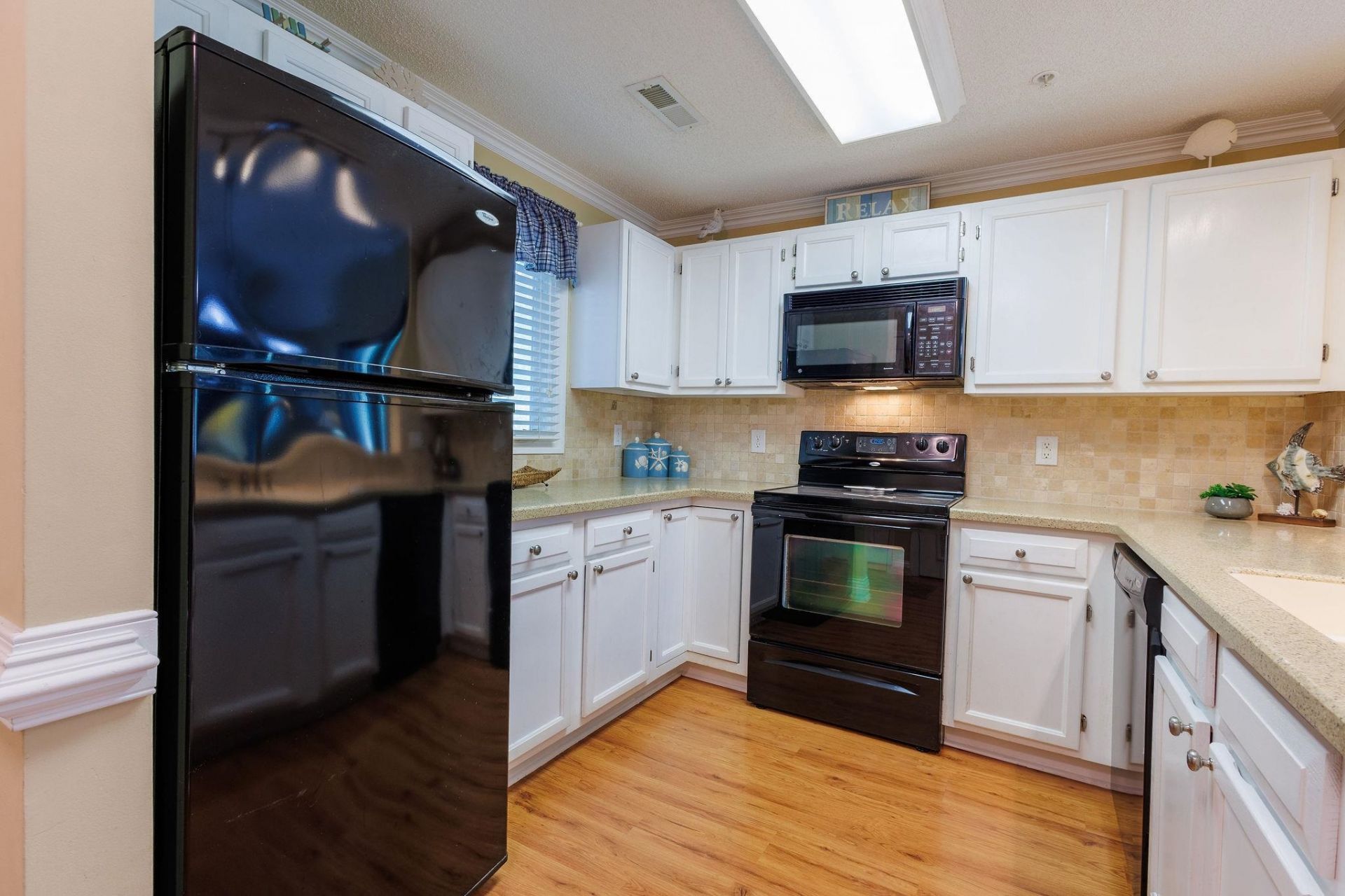 1221 Tidewater Dr. Photo 7
