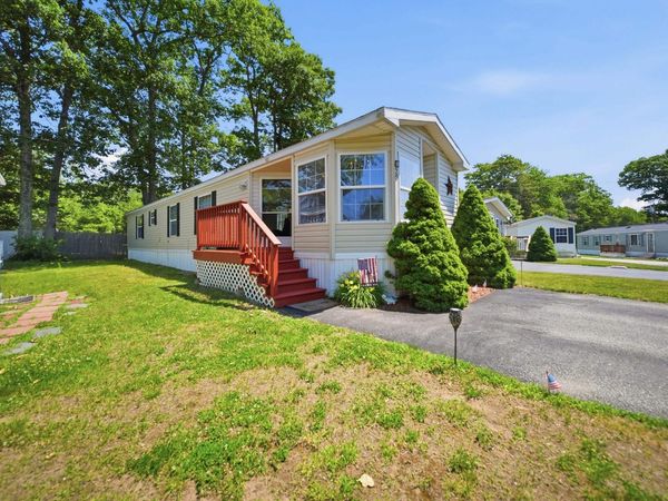 20 Black Forest Road, North Hampton, NH 03862