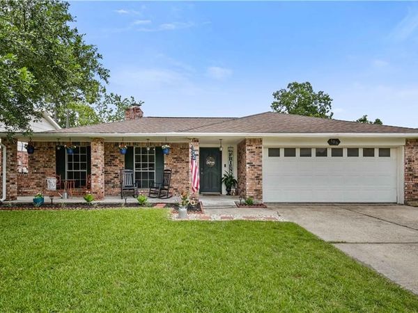 105 N KINGS Court , Slidell, LA 70458