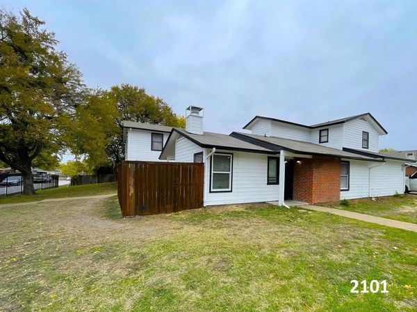 2101 Knoll Crest Drive, Unit 2101, 2103, Arlington, TX 76014