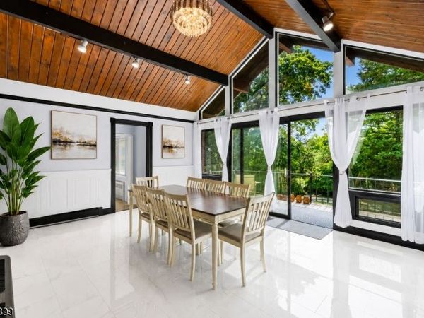 140 N Farview Ave, Paramus, NJ 07652