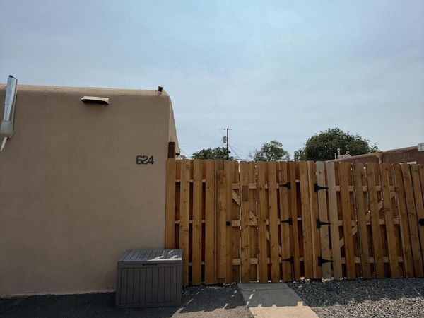624 Alcazar Street SE, Albuquerque, NM 87108