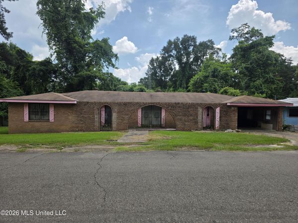 318 Denwiddie Avenue, McComb, MS 39648