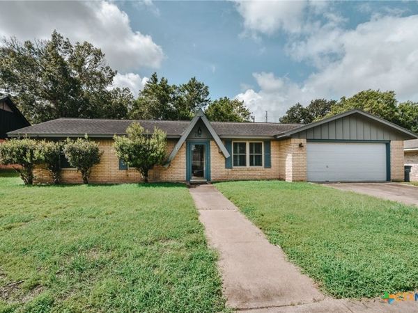 201 Canterbury Lane , Victoria, TX 77904
