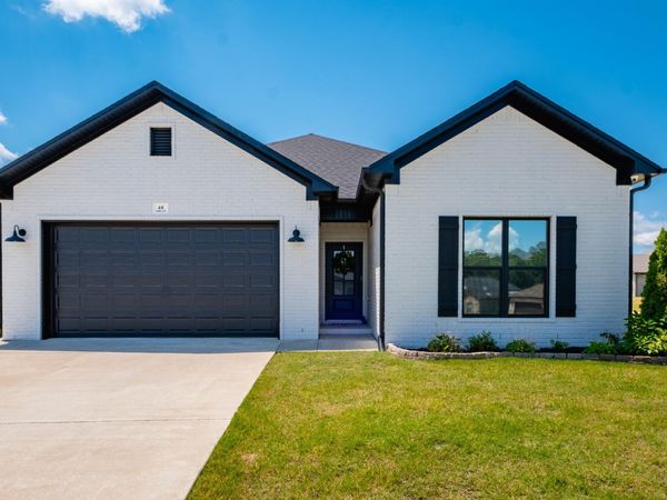 46 Hanna Loop, Maumelle, AR 72113