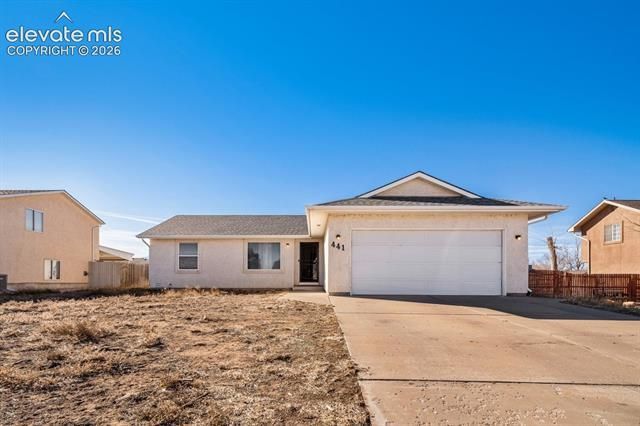 441 S Oak Creek Drive, Pueblo, CO 81007 Main Photo