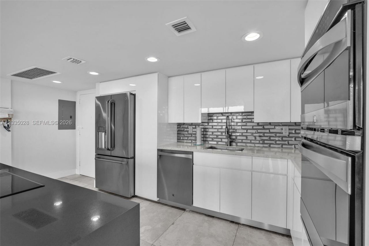 7135 Collins Ave , Unit 736, Miami Beach, FL 33141 Photo