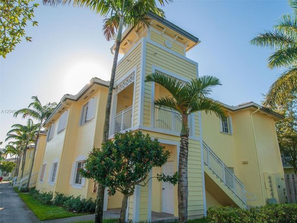2728 NE 3rd Ct , Unit 206, Homestead, FL 33033