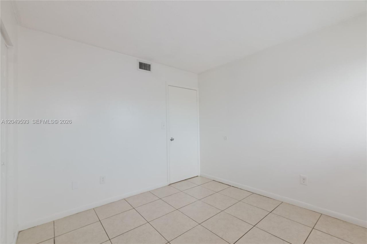 2020 NW 119th St , Unit 1122, Miami, FL 33167 Photo
