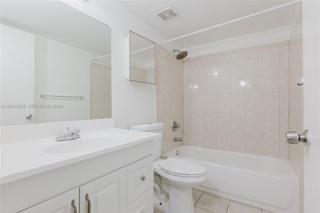 2020 NW 119th St , Unit 1122, Miami, FL 33167 Photo