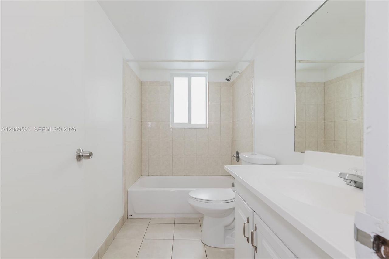 2020 NW 119th St , Unit 1122, Miami, FL 33167 Photo