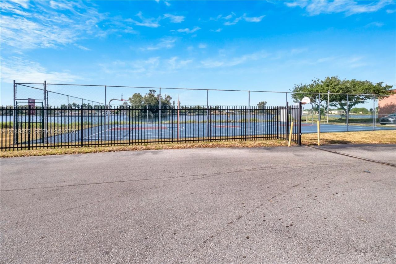 2020 NW 119th St , Unit 1122, Miami, FL 33167 Photo