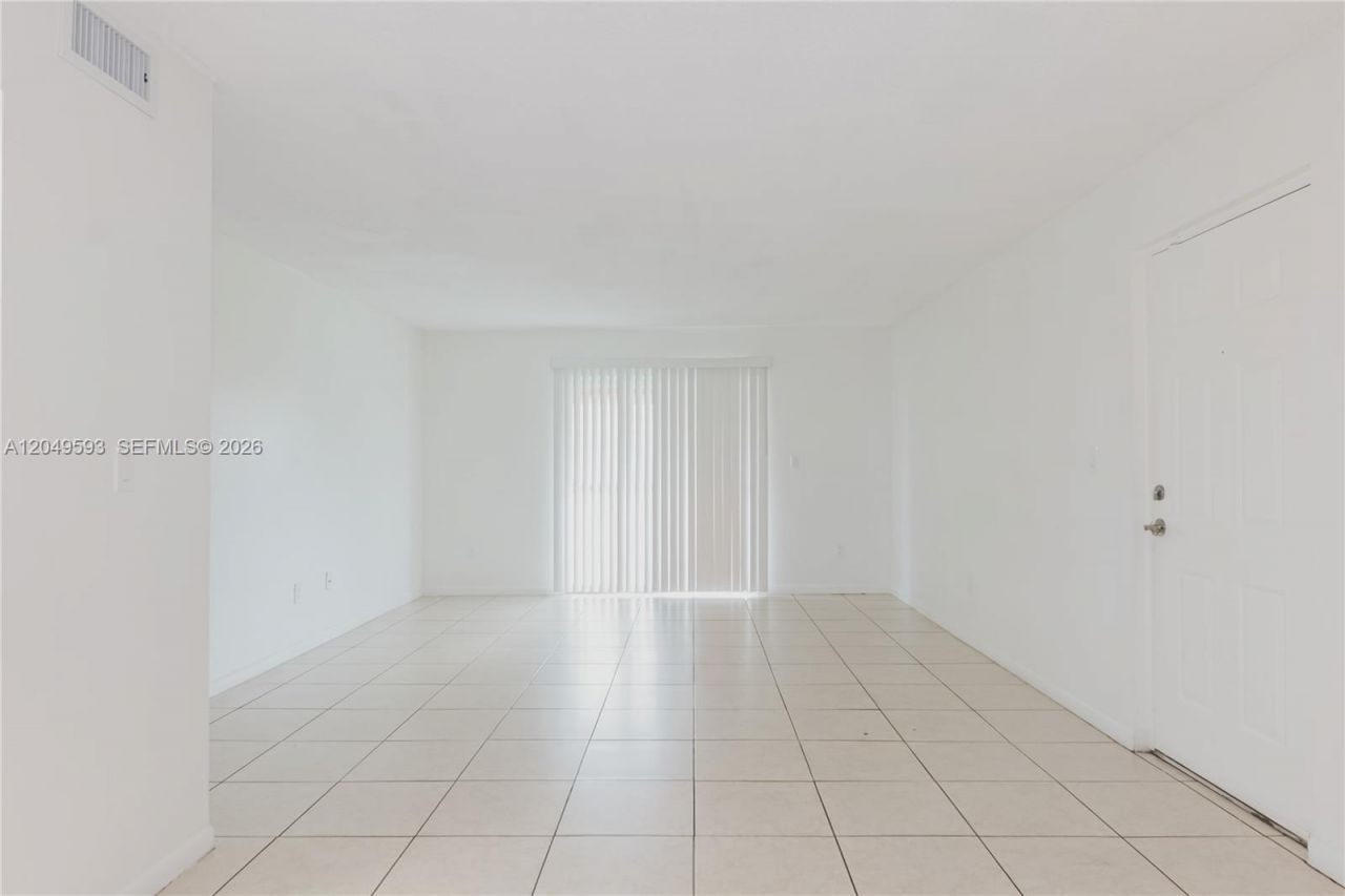 2020 NW 119th St , Unit 1122, Miami, FL 33167 Photo