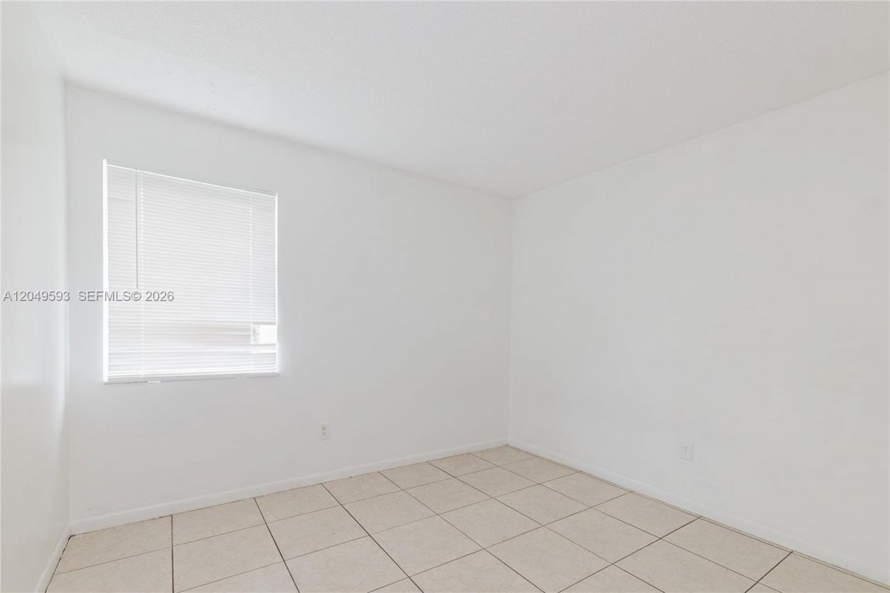 2020 NW 119th St , Unit 1122, Miami, FL 33167 Photo