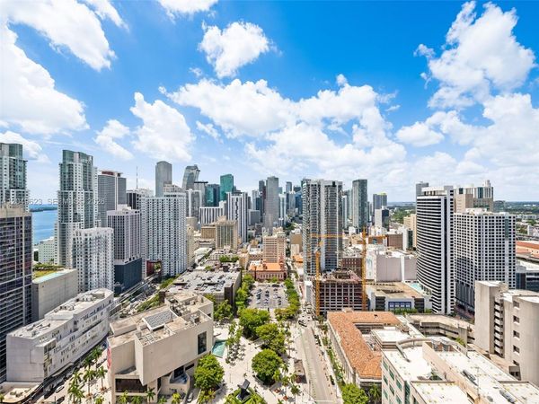 121 NE 5th St , Unit 3703, Miami, FL 33132
