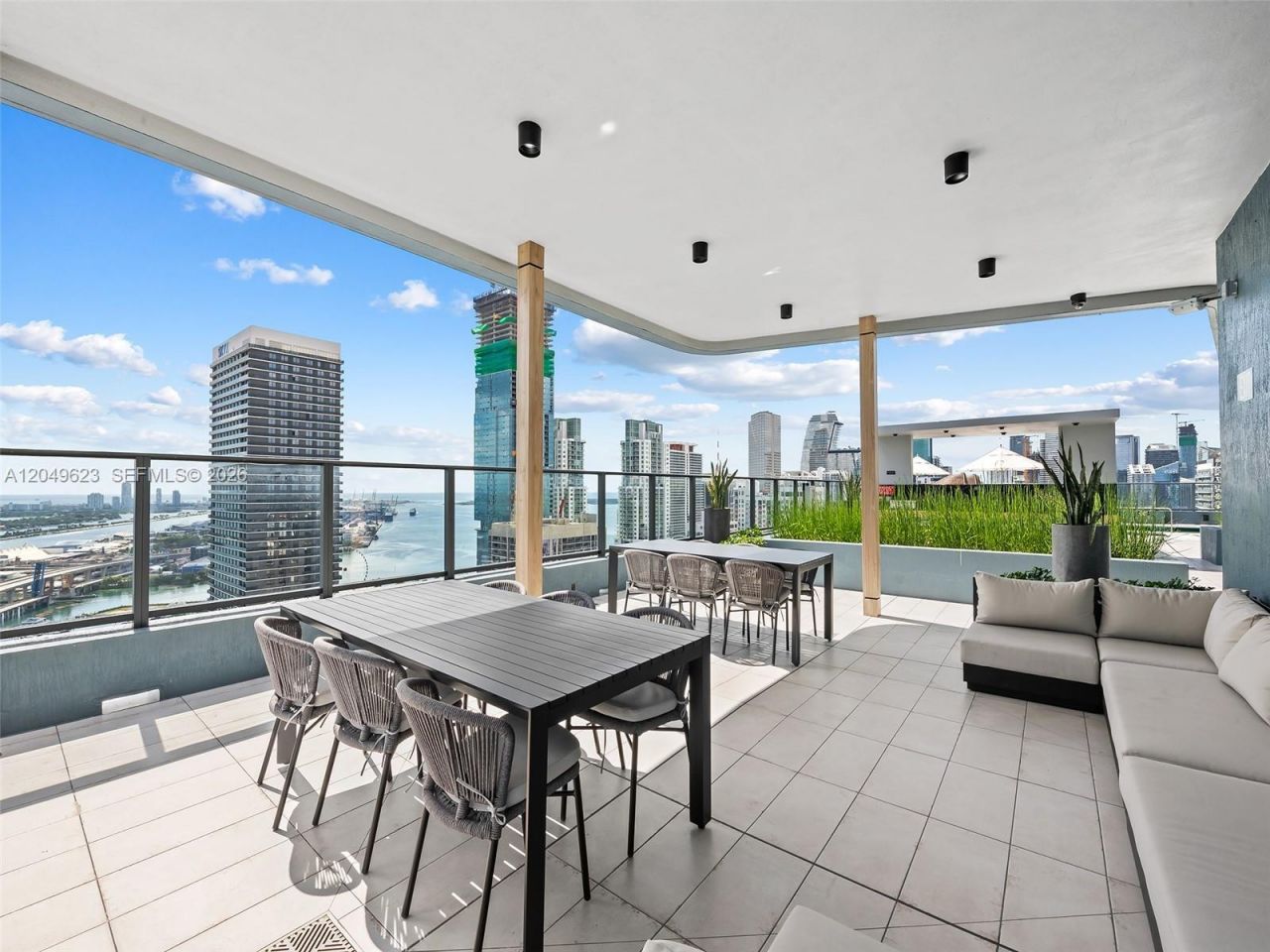 121 NE 5th St, Unit 3703, Miami, FL 33132 Photo