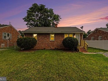 207 SOUTH STREET, FREDERICKSBURG, VA 22401