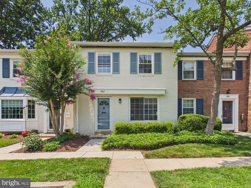 682 Azalea Drive, Unit 6-682, Rockville, MD 20850 Main Photo