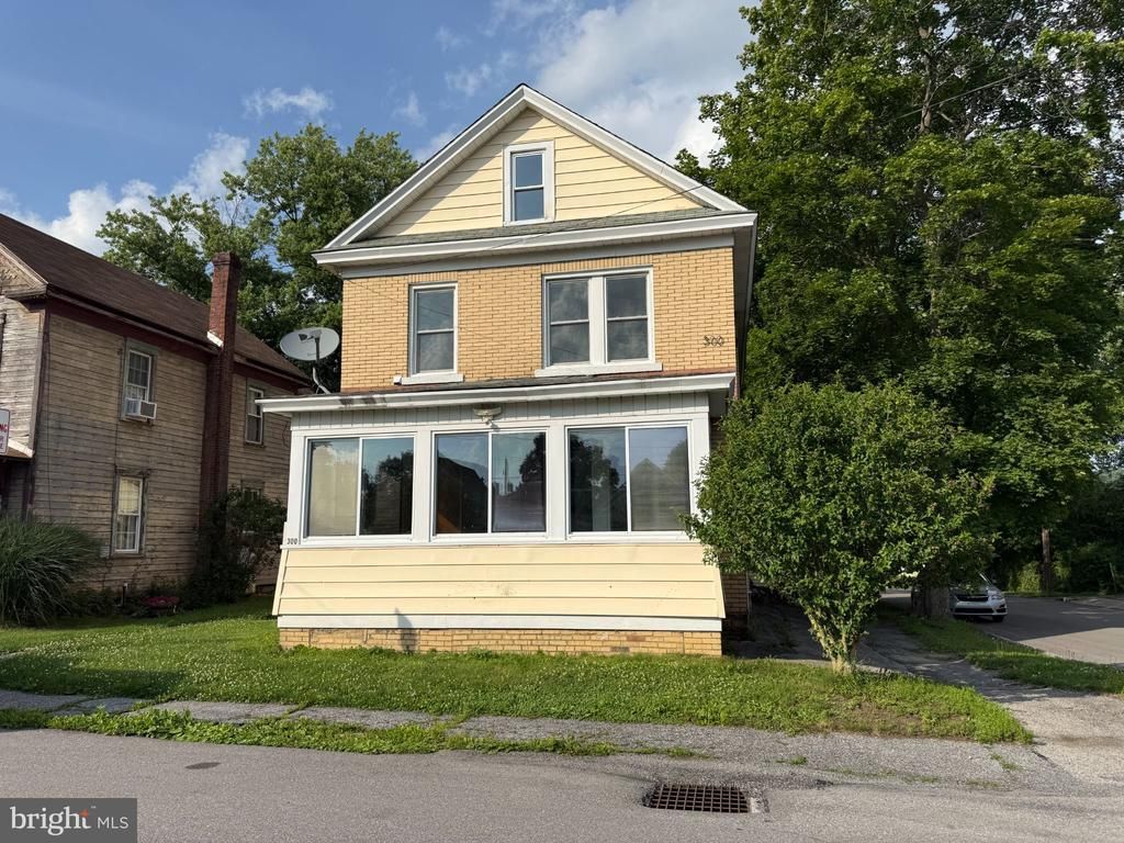 300 N 10TH STREET, PHILIPSBURG, PA 16866