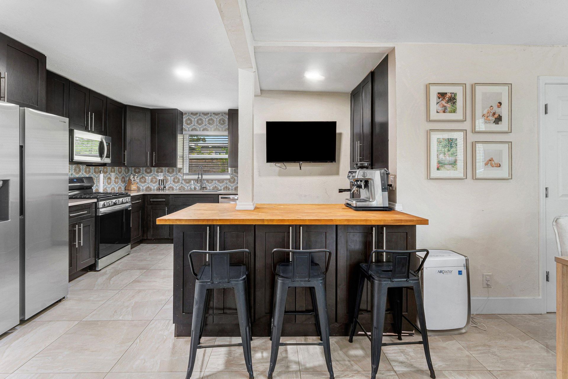 711 Laurel Drive, Lake Park, FL 33403 Photo