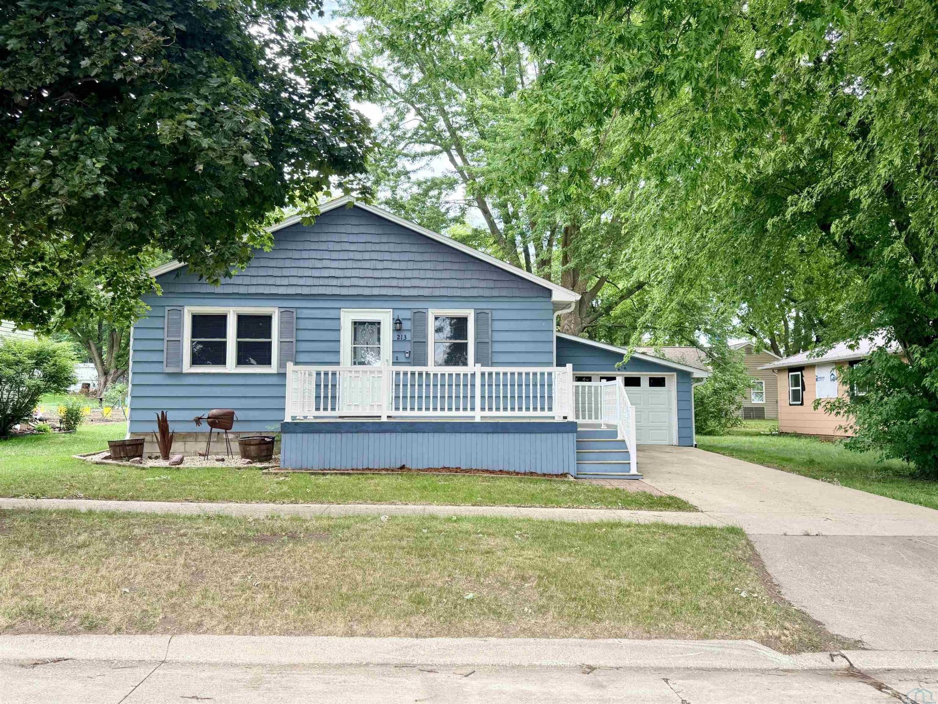 213 S Earl St, Schaller, IA 51053 Main Photo