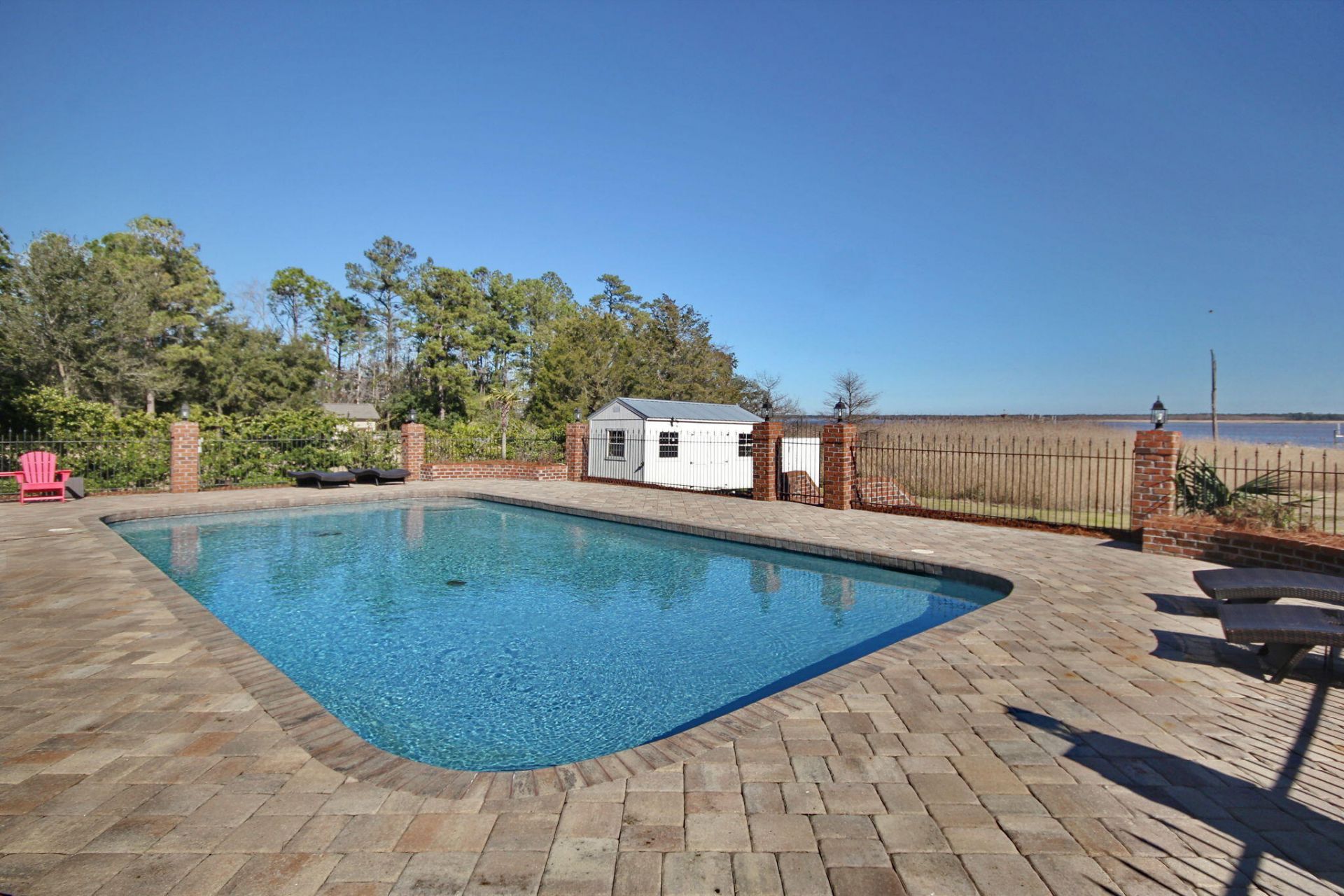 2425 S Bay Street Photo 49
