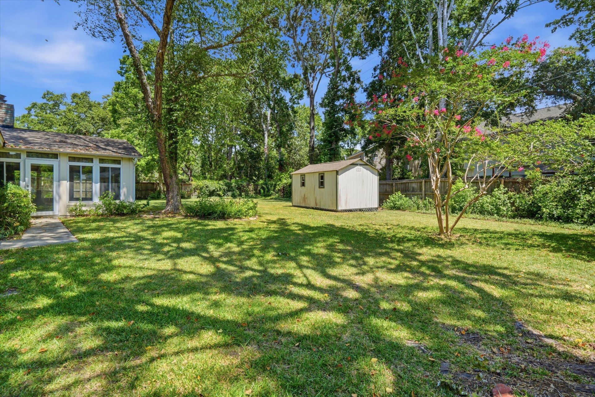 1828 Gun Club Road Photo 32