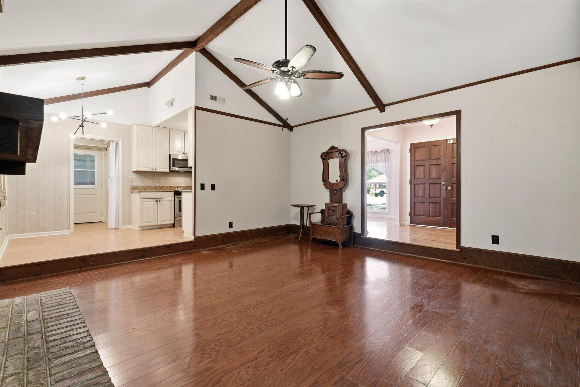 1828 Gun Club Road Photo 8